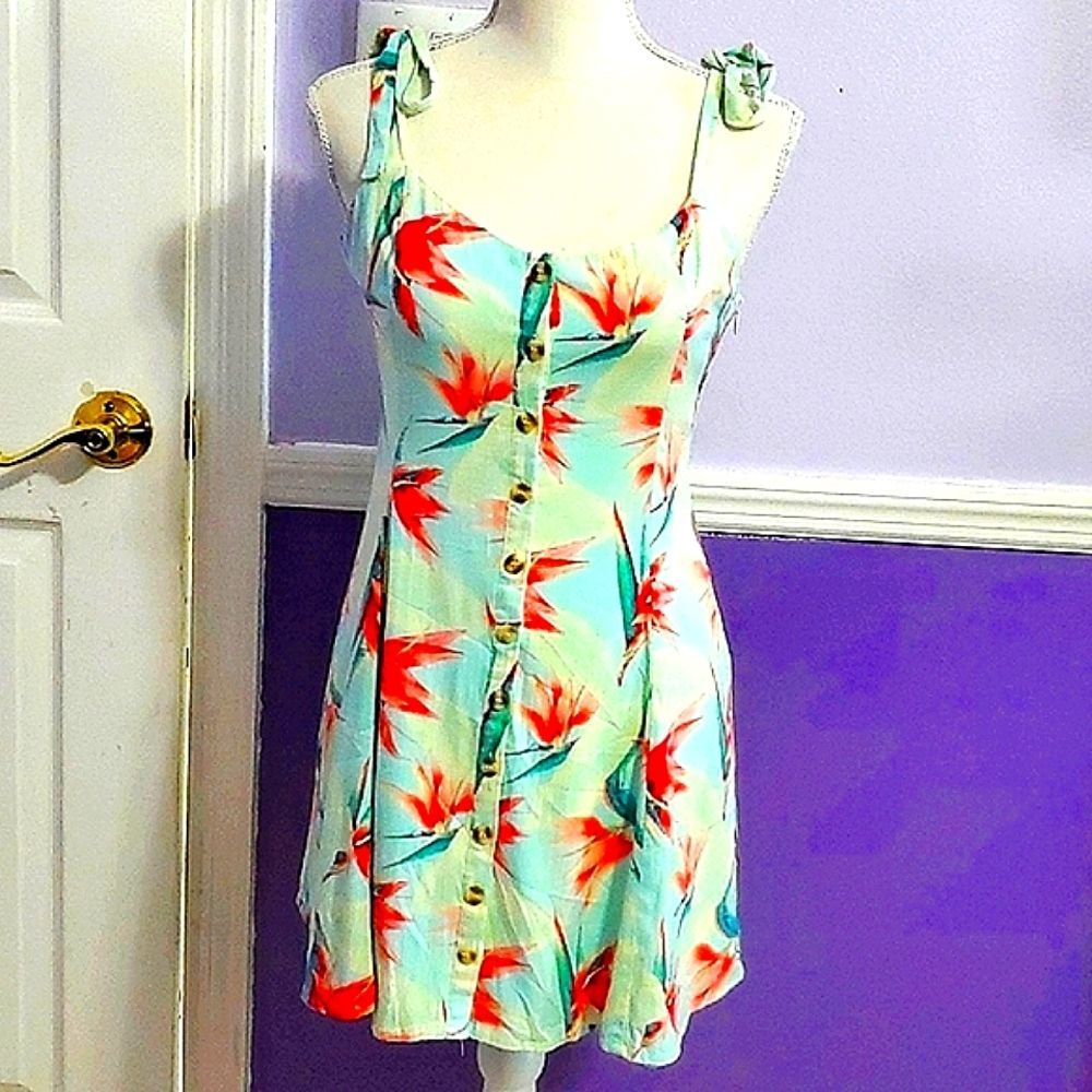Forever 21 Light Blue Tropical Print Cute Flare Feminine Mini Dress M
